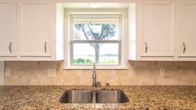 812 Crestline Drive, Mexia, TX 76667