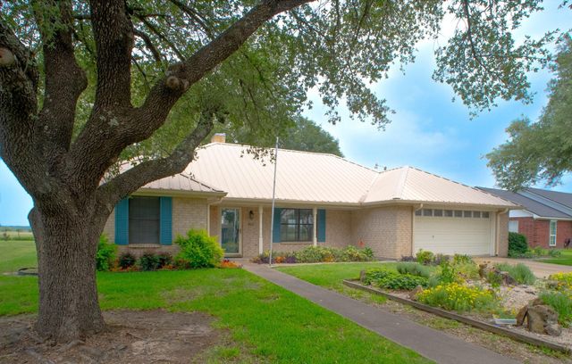 812 Crestline Drive, Mexia, TX 76667