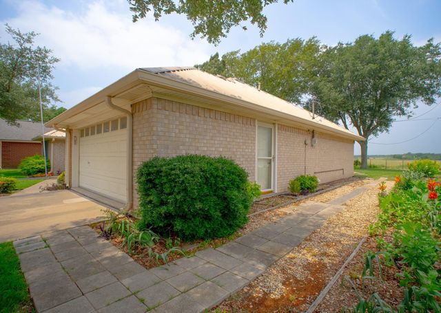 812 Crestline Drive, Mexia, TX 76667