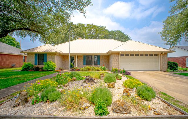 812 Crestline Drive, Mexia, TX 76667