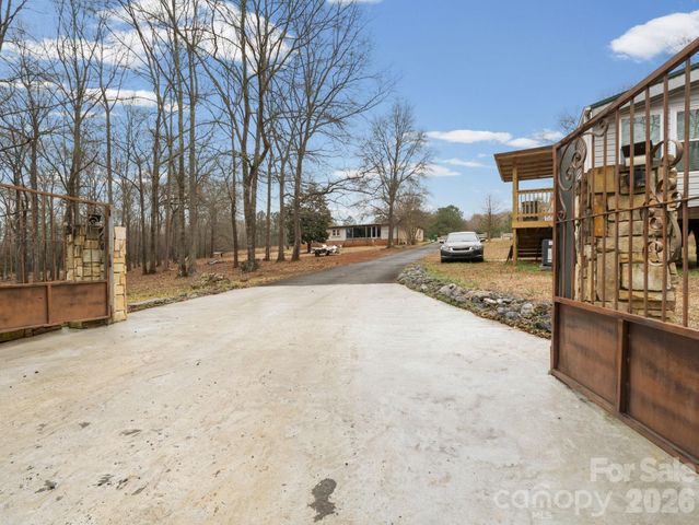 166 Fleece Lane, Mooresboro, NC 28114