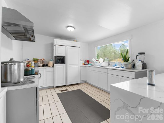 166 Fleece Lane, Mooresboro, NC 28114