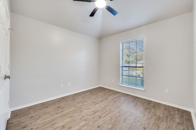 204 Pembrook Street, Lake Dallas, TX 75065