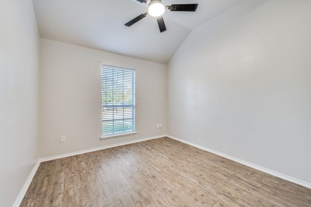 204 Pembrook Street, Lake Dallas, TX 75065