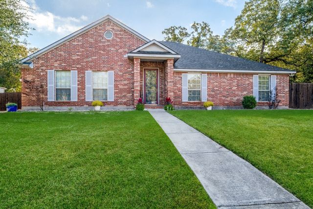 204 Pembrook Street, Lake Dallas, TX 75065