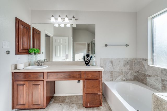 204 Pembrook Street, Lake Dallas, TX 75065