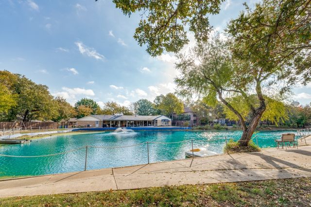 204 Pembrook Street, Lake Dallas, TX 75065