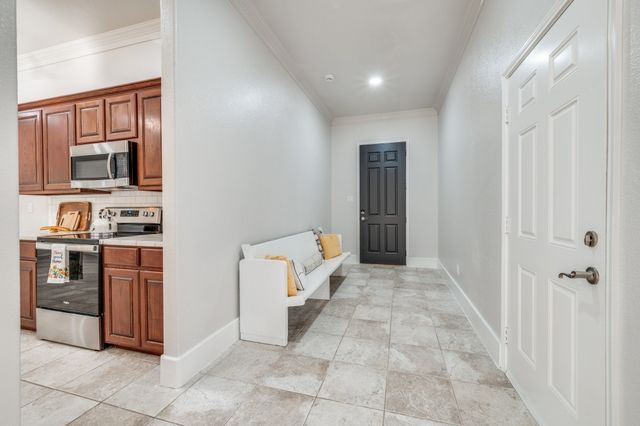 204 Pembrook Street, Lake Dallas, TX 75065