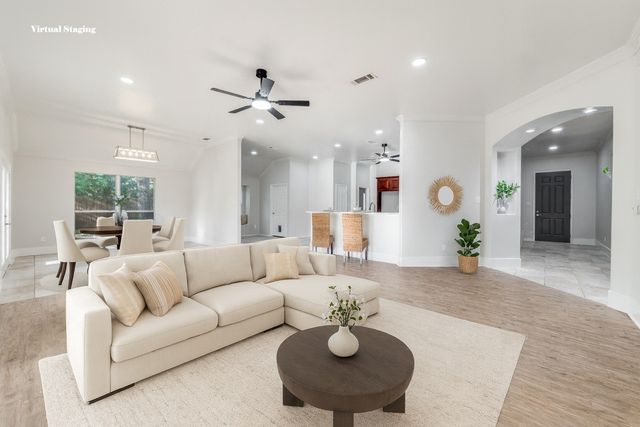 204 Pembrook Street, Lake Dallas, TX 75065