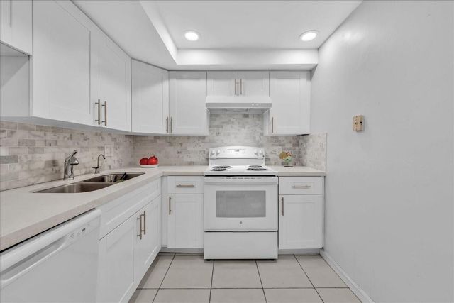 3909 N Ocean Boulevard 113, Fort Lauderdale, FL 33308