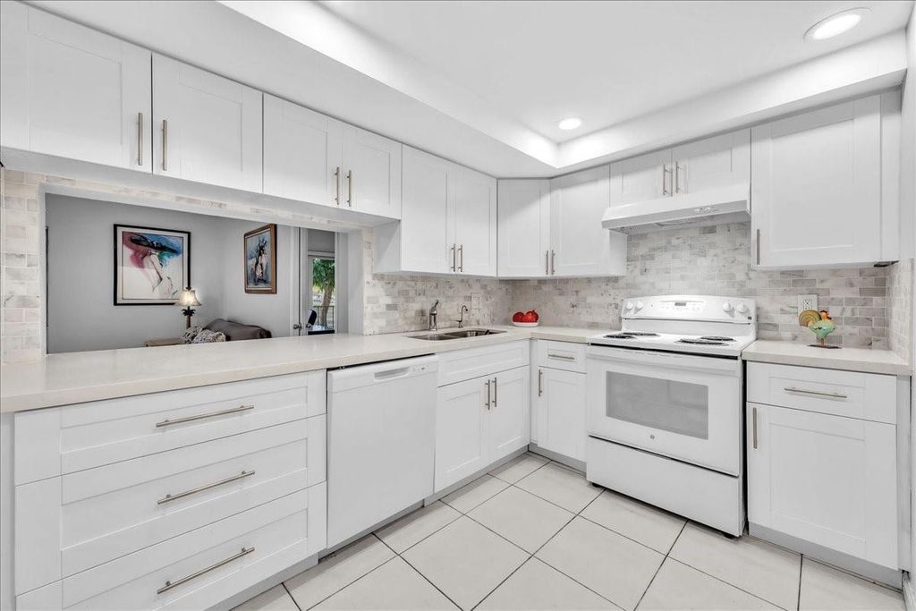 3909 N Ocean Boulevard 113, Fort Lauderdale, FL 33308