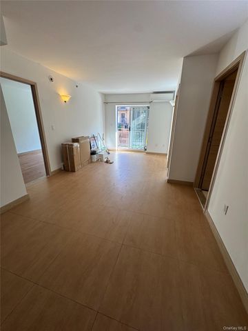 35-19 Leavitt Street 2I, Flushing, NY 11354