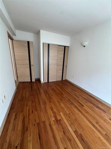 35-19 Leavitt Street 2I, Flushing, NY 11354