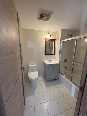 35-19 Leavitt Street 2I, Flushing, NY 11354