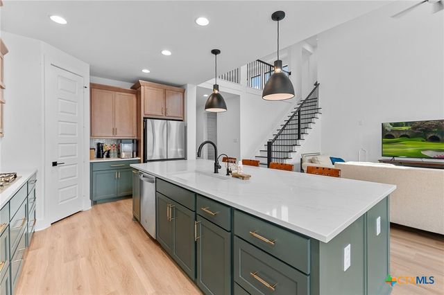 305 Reef Band Drive, Kyle, TX 78640