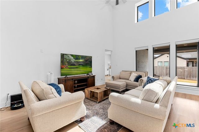 305 Reef Band Drive, Kyle, TX 78640