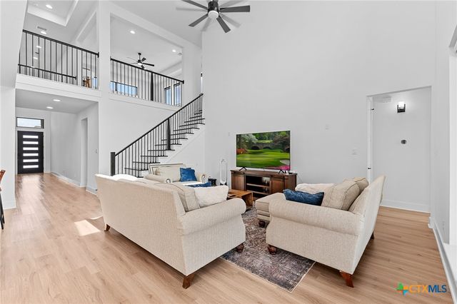 305 Reef Band Drive, Kyle, TX 78640