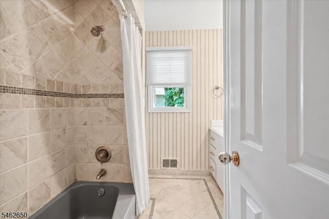 28 Underwood Rd, Montville Twp., NJ 07045