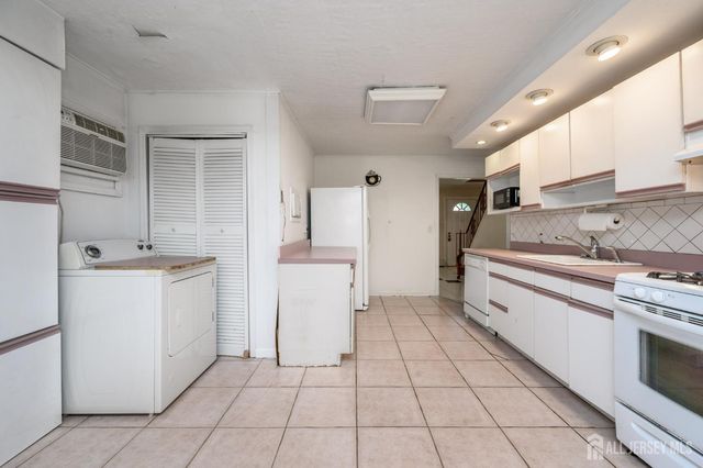 34 Hunterdon Road, West Orange, NJ 07052