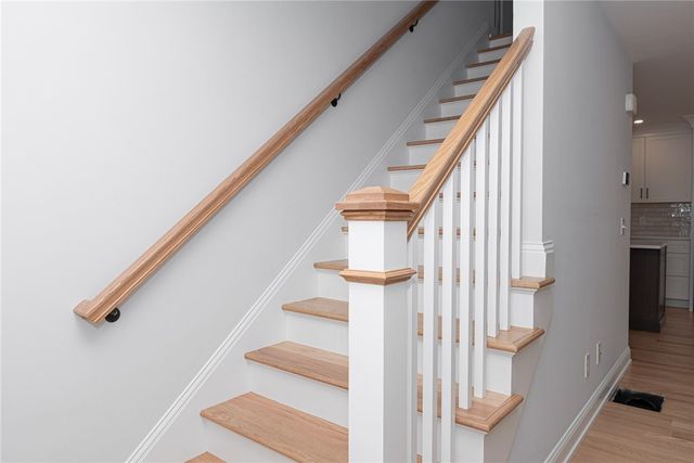 33 Recess Lane, Warwick, RI 02889