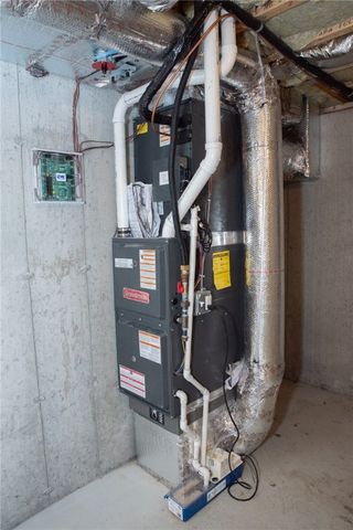 33 Recess Lane, Warwick, RI 02889