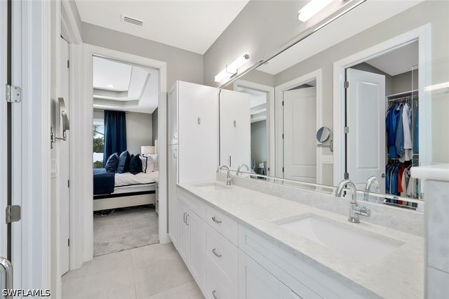 715 102nd AVE N, Naples, FL 34108
