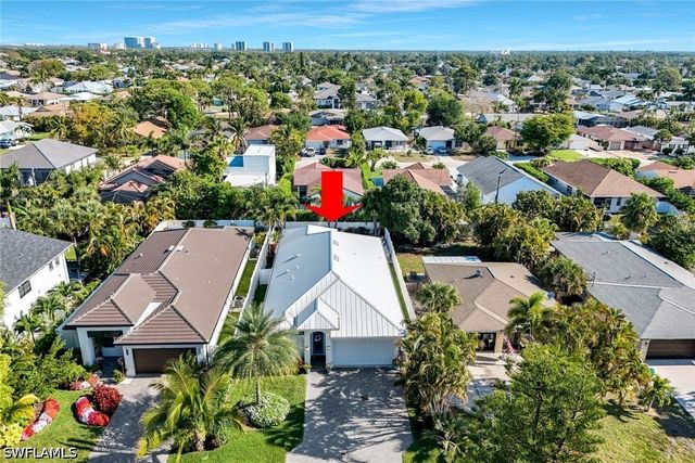 715 102nd AVE N, Naples, FL 34108