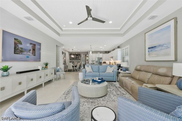 715 102nd AVE N, Naples, FL 34108