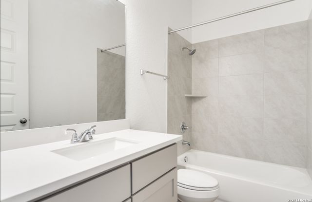 335 Alpine Lks, New Braunfels, TX 78130