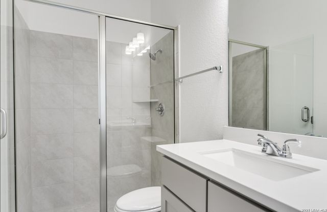 335 Alpine Lks, New Braunfels, TX 78130
