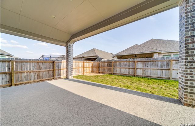 335 Alpine Lks, New Braunfels, TX 78130