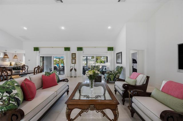 9039 SE Hawksbill Way, Hobe Sound, FL 33455