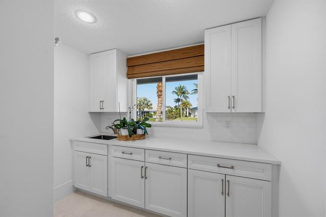 9039 SE Hawksbill Way, Hobe Sound, FL 33455