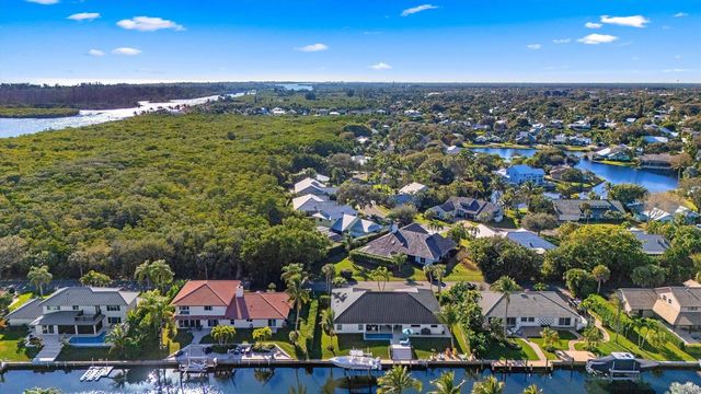 9039 SE Hawksbill Way, Hobe Sound, FL 33455