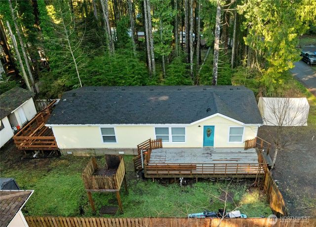 48 Robin Lane, Pacific Beach, WA 98571