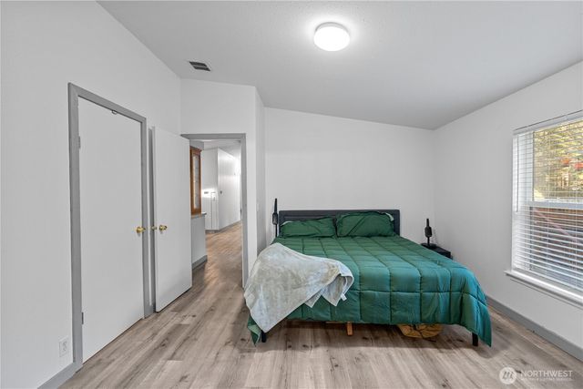 48 Robin Lane, Pacific Beach, WA 98571