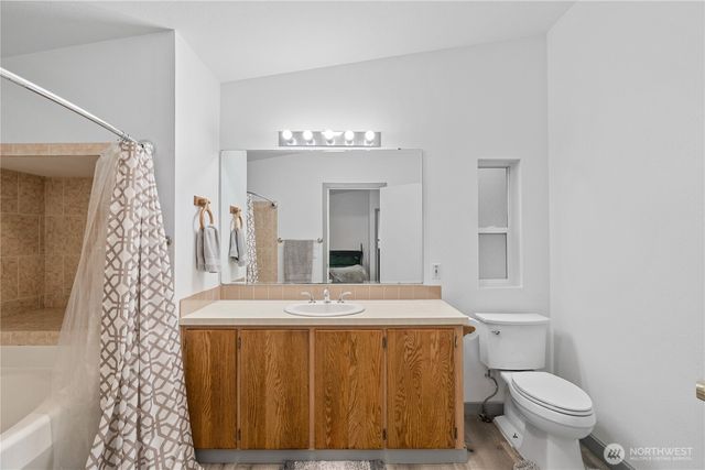 48 Robin Lane, Pacific Beach, WA 98571