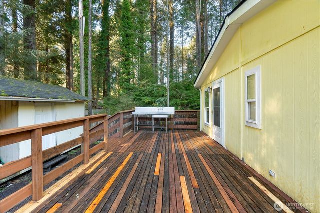 48 Robin Lane, Pacific Beach, WA 98571