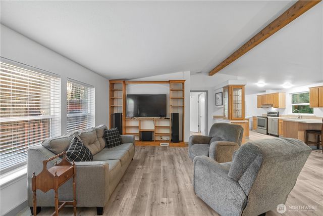 48 Robin Lane, Pacific Beach, WA 98571