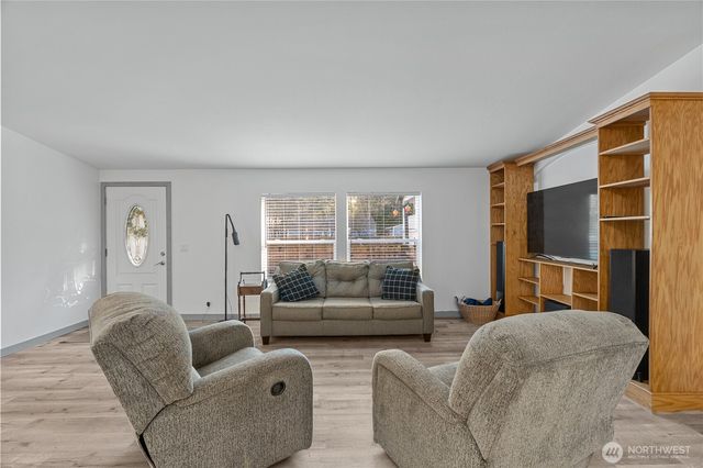 48 Robin Lane, Pacific Beach, WA 98571