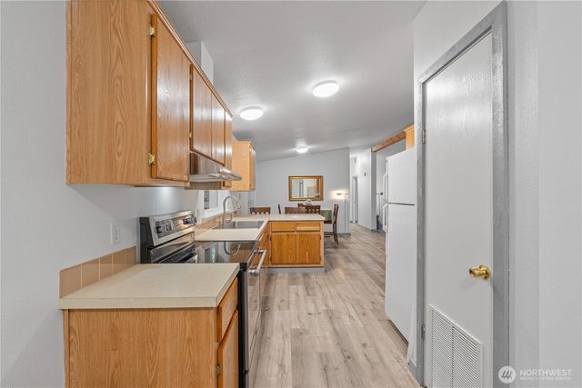 48 Robin Lane, Pacific Beach, WA 98571