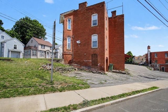 52 Linden Avenue, Middletown, NY 10940