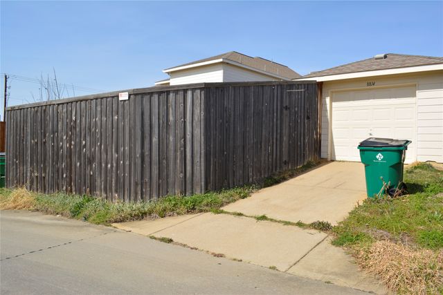 8814 Stewart Street, Cross Roads, TX 76227