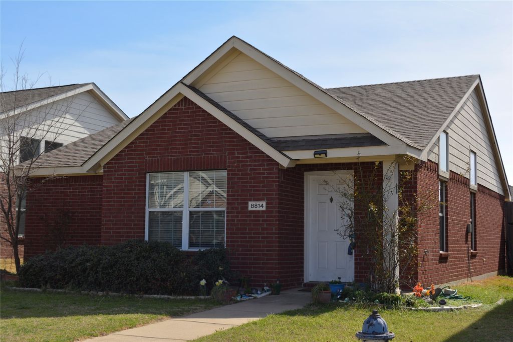 8814 Stewart Street, Cross Roads, TX 76227