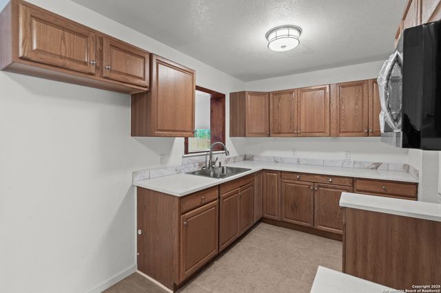 147 Marlena Dr, San Antonio, TX 78213