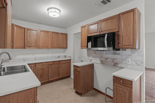 147 Marlena Dr, San Antonio, TX 78213