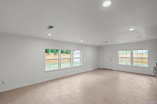 147 Marlena Dr, San Antonio, TX 78213