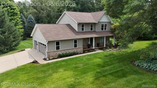 8655 Pettysville Road, Hamburg Township, MI 48169