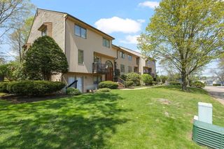 880 Landry Ave 7, North Attleboro, MA 02760