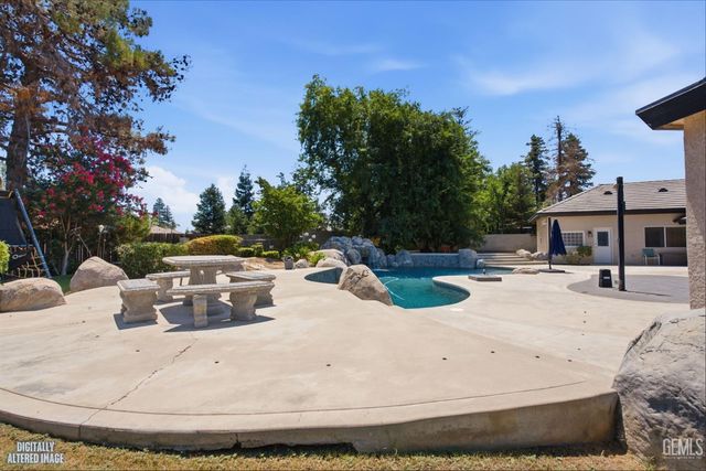 1416 Fenwick Drive, Bakersfield, CA 93312